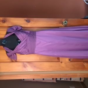 BELSOIE* prom gown size 10, lavender grape EUC. Chiffon sleeves, lined, boning